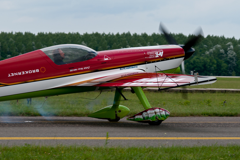 093_Kecskemet_Air Show_Zoltan Veres na Extra 300S.jpg